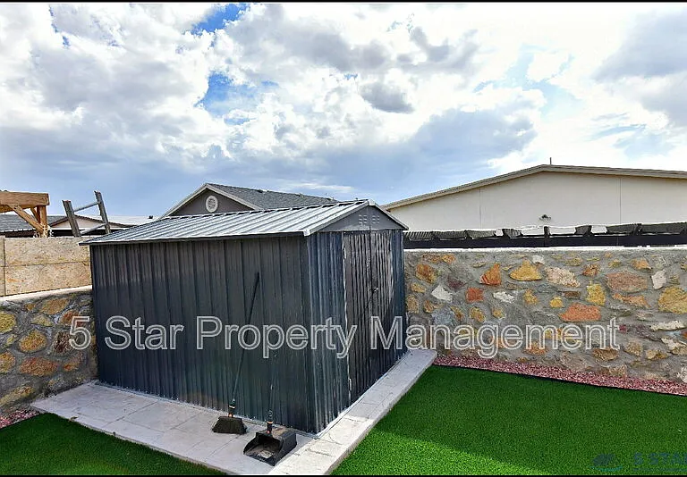 5129 Rose Elise St — Photo 32