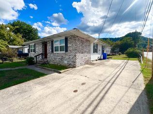 904 Jacksboro Ave, Rocky Top, TN 37769