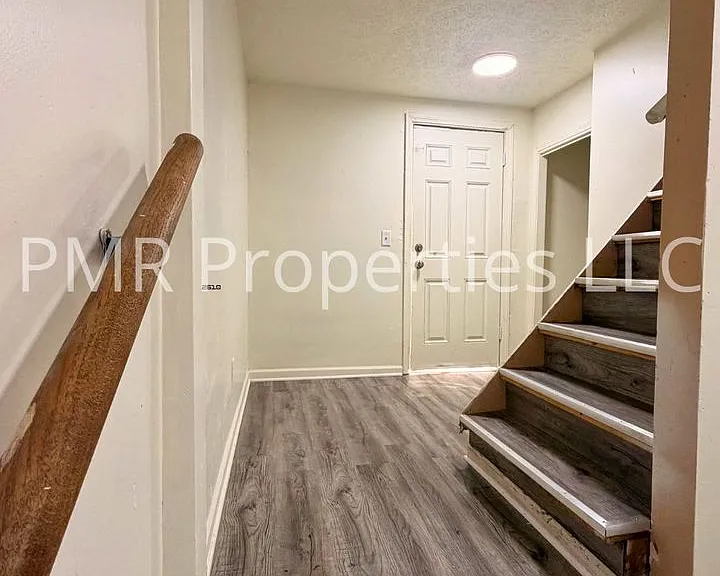 824 1st Ave — Photo 4