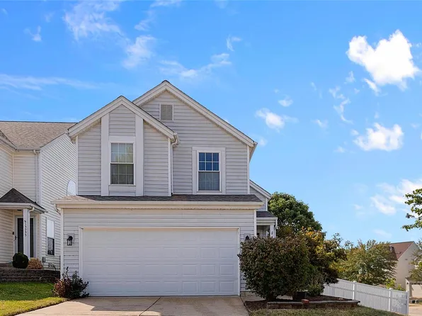 15951 Sandalwood Creek Dr, Ballwin, MO 63011