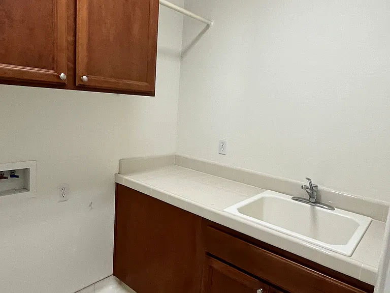 3054 Pescara Pl — Photo 34