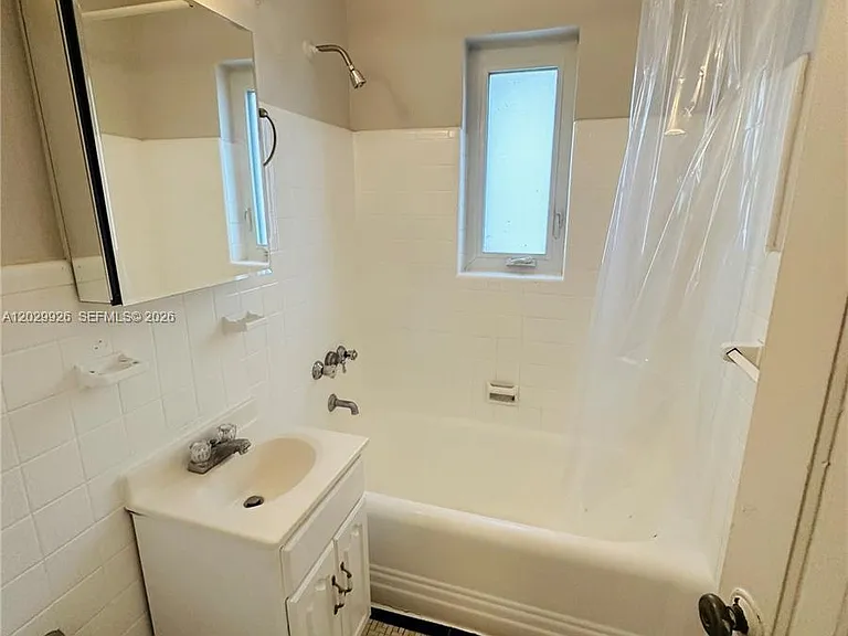 260 Euclid Ave #27 — Photo 13