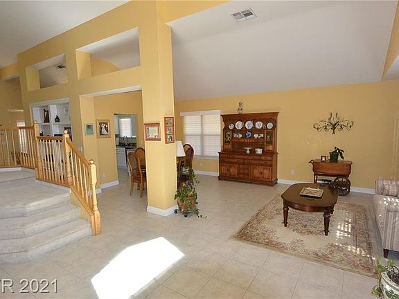 3rd image of 5004 Burr Oak Dr