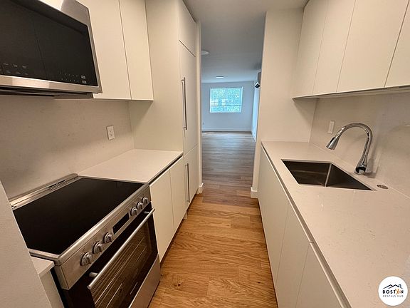 5th image of 162 Summer St APT 24