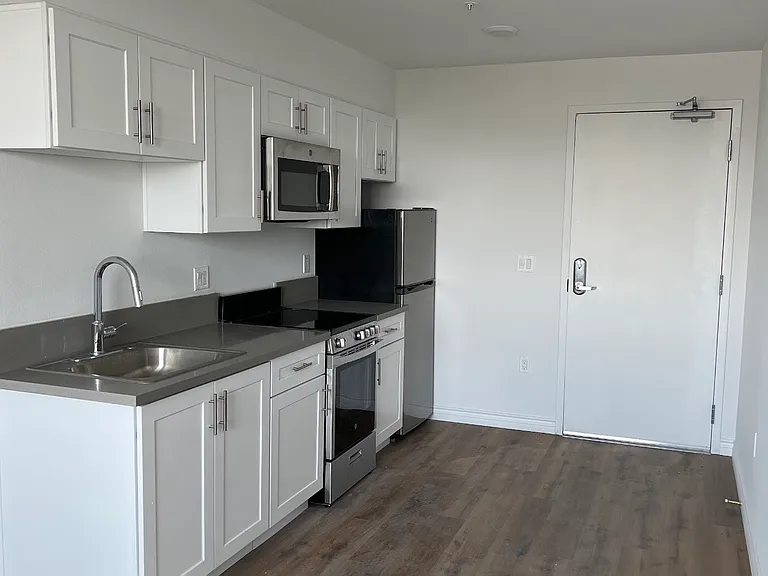 325 E Florence Ave #203 — Photo 2