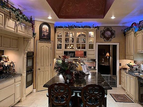 3rd image of 5605 Fenway Dr