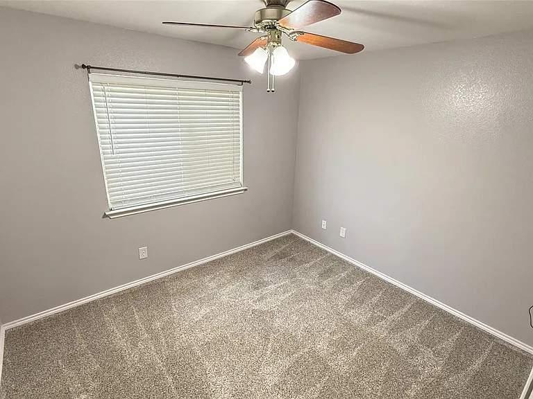 317 McCarthur Dr — Photo 7