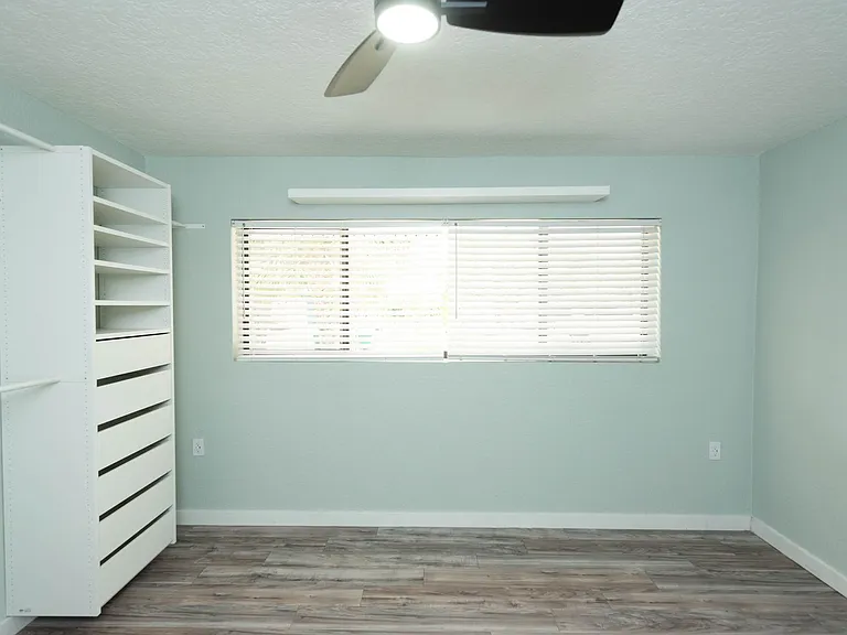 347 S Lakeside Dr — Photo 16