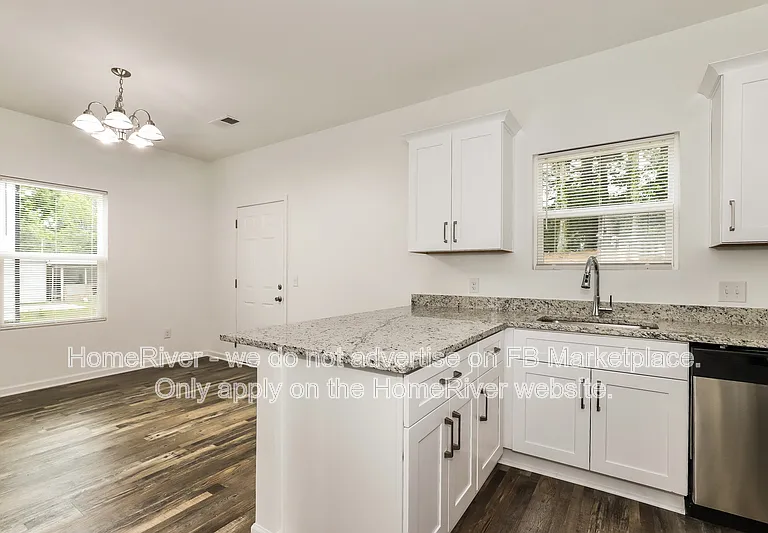 828 Graylyn Dr — Photo 5