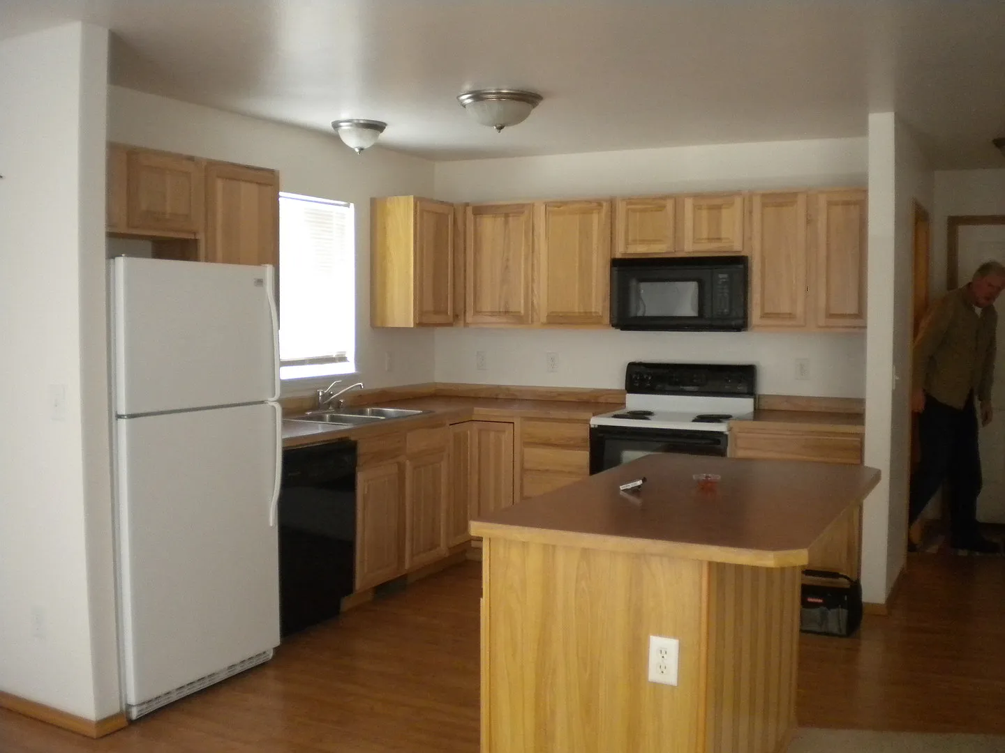 206 E. Magnolia — Photo 2