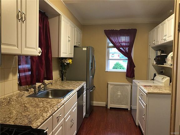 2nd image of 2036 Strang Ave