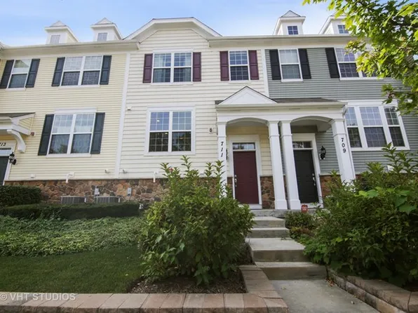 711 E Hamlin Ln, Arlington Heights, IL 60004