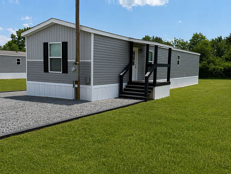 2nd image of 525 County Road 47