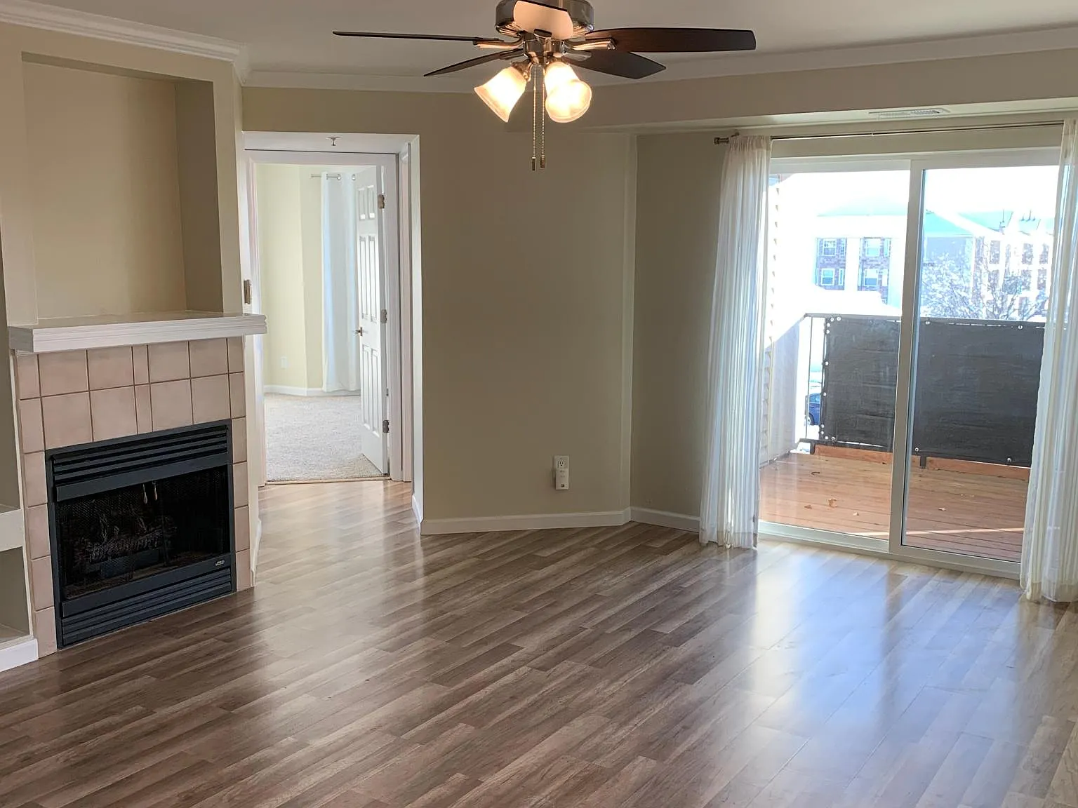 3 bed, 1264 sqft, $2,000 — Photo 1