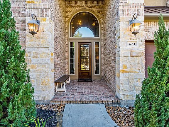 Beautiful entry and design.