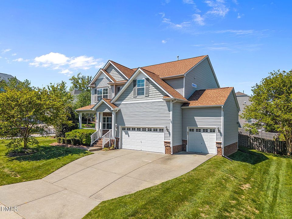1st image of 1 Pickard Pl