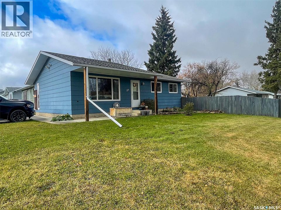 1st image of 29 Dunfield Cres