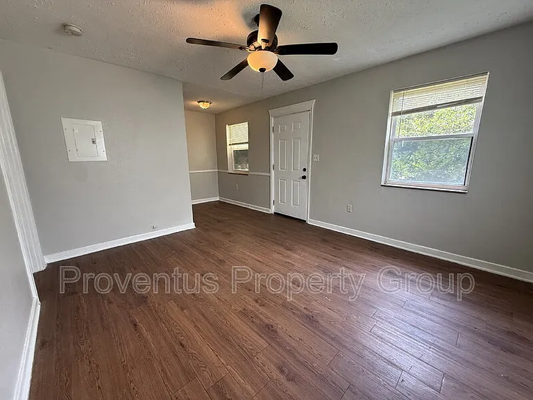 4 Rowland Ct #B — Photo 2