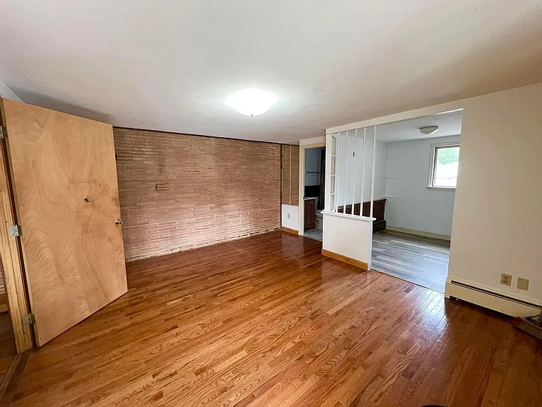 756 Burnside Ave — Photo 7