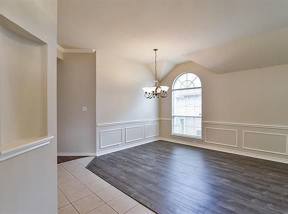 3rd image of 1115 Bradford Dr