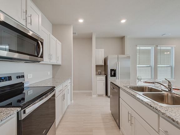 3rd image of 3029 Strawberry Farm Ln #1