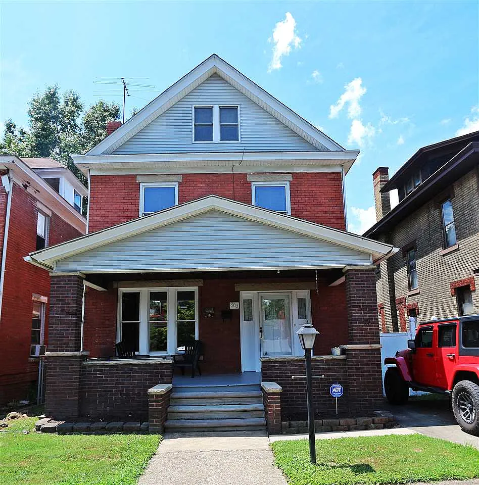 803 Lincoln Pl photo 1