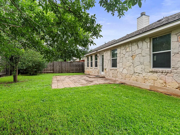 9424 Castle Pines Dr — Photo 24