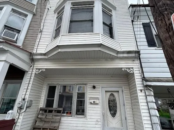 230 W Coal St, Shenandoah, PA 17976