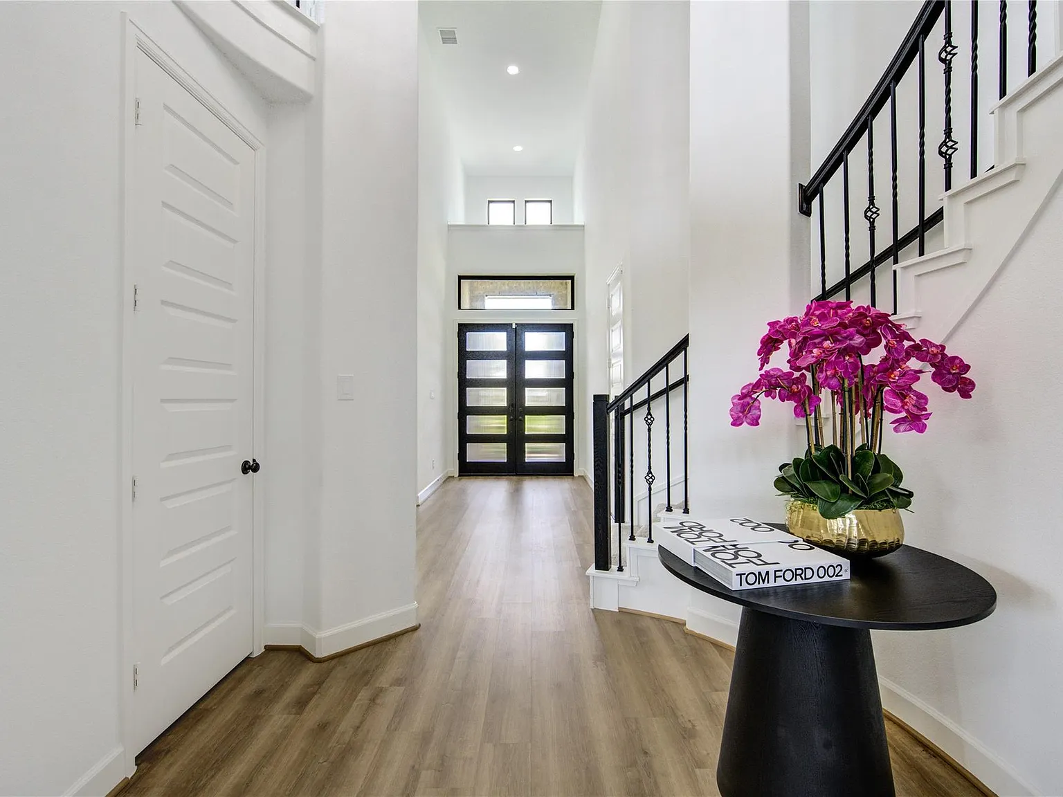 5 bed, 4.5 bath, 3640 sqft, $4,600 — Photo 3