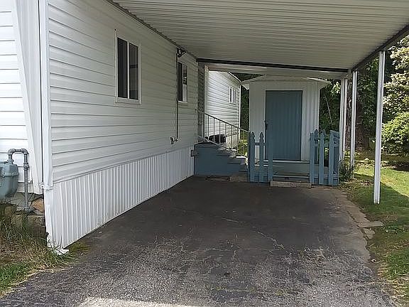 3rd image of 65 Ironwood Dr #8