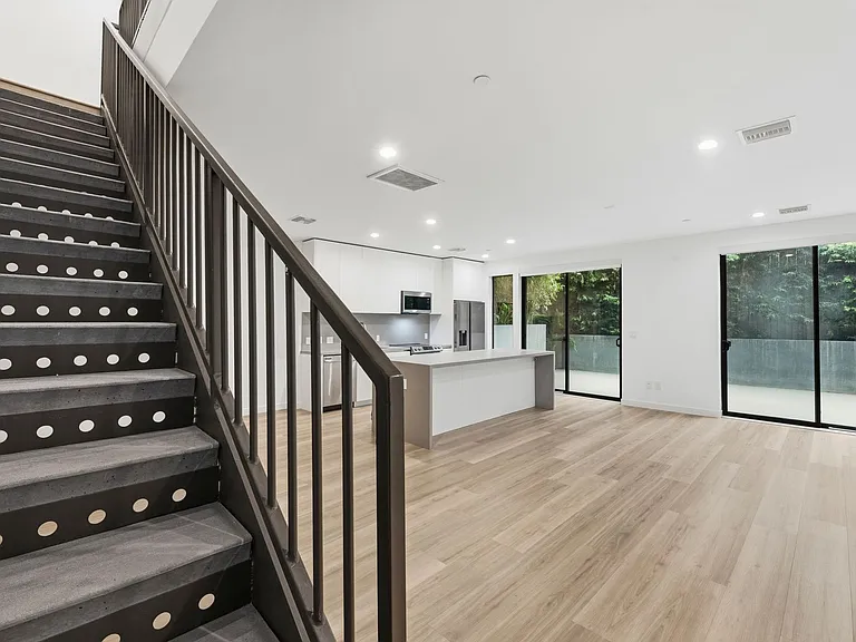 TALA Residences at 829 Larrabee Street — Photo 53