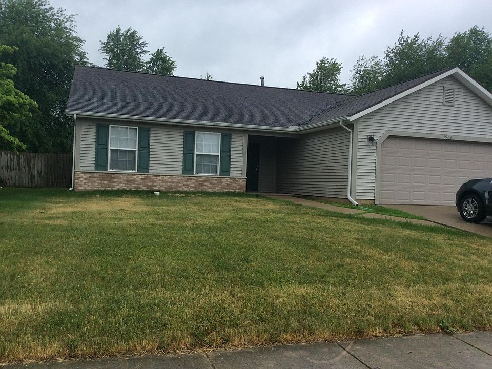 1st image of 1923 Claybrook Dr
