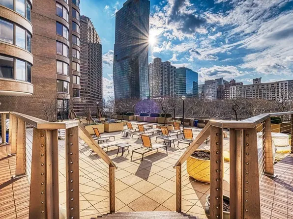 330 East 38th Street image 7 of 14