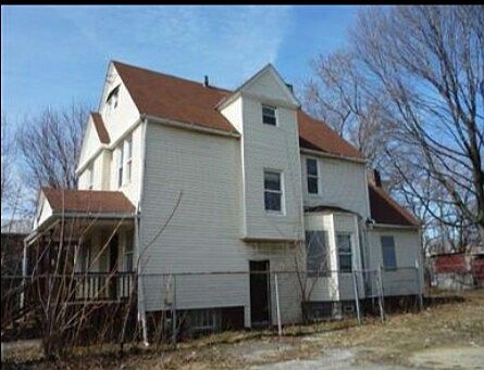 3rd image of 6911 Superior Ave