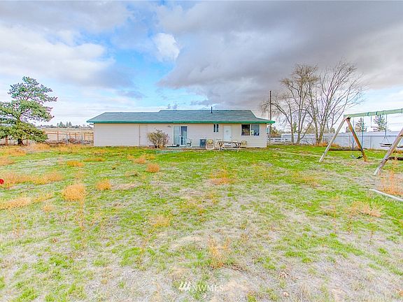 3rd image of 4568 Road G.6 NE