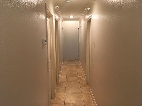 3rd image of 909 Shenandoah Dr