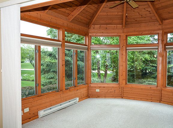3rd image of 13281 Stratford Ln