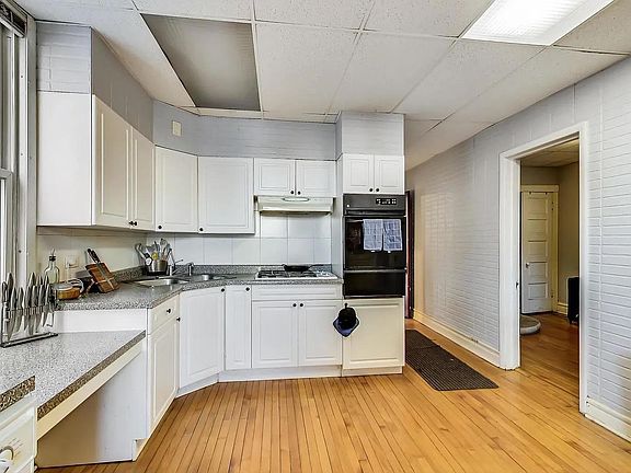 3rd image of 3641 N Hamilton Ave
