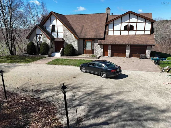 183 New Russell Rd, New Ross, NS B0J 2M0