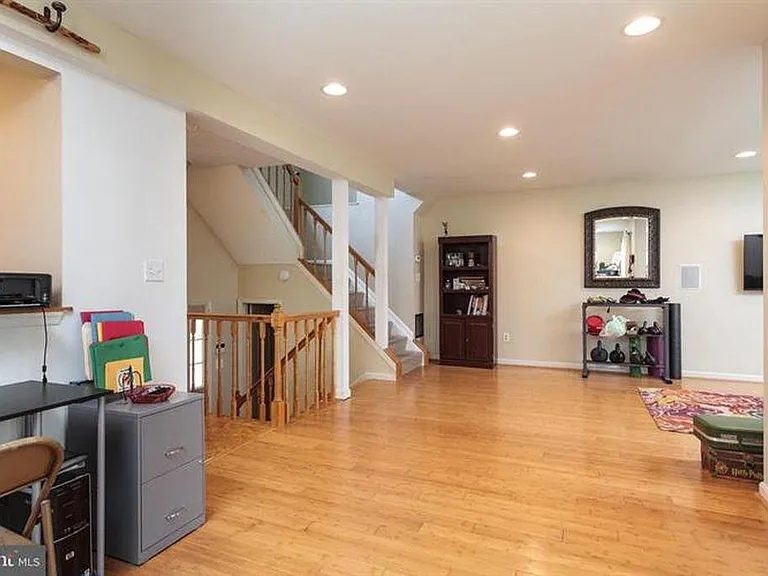 627 Lochern Ter — Photo 11