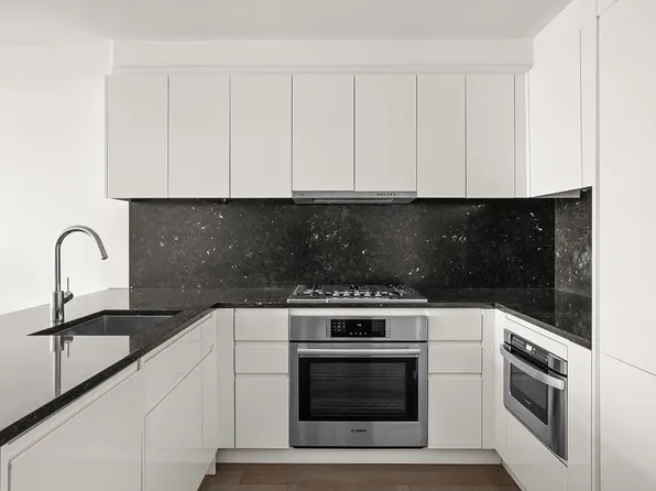 385 First Avenue image 6 of 14