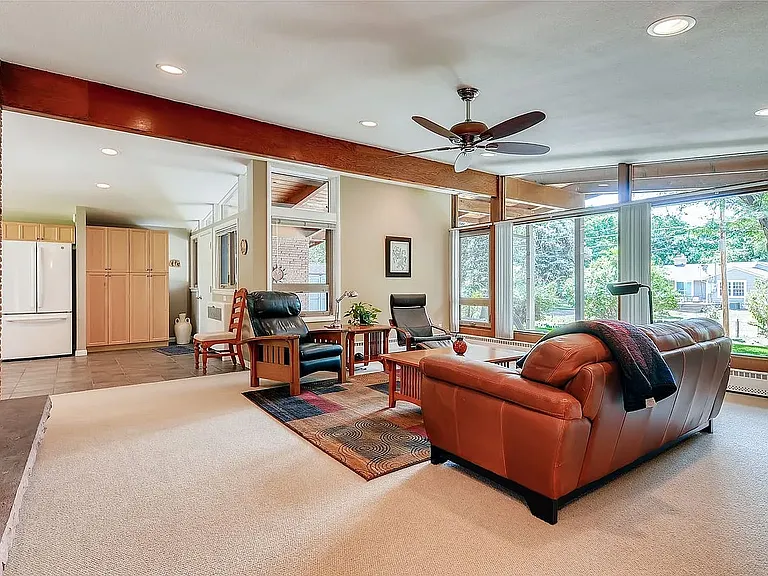 1375 Normandy Rd — Photo 10