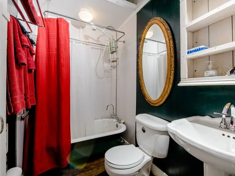 2405 Saint Charles Ave #205 — Photo 8