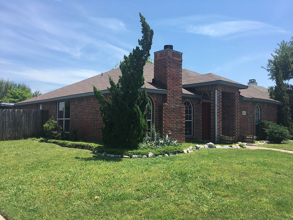 1st image of 428 N Winding Oaks Dr