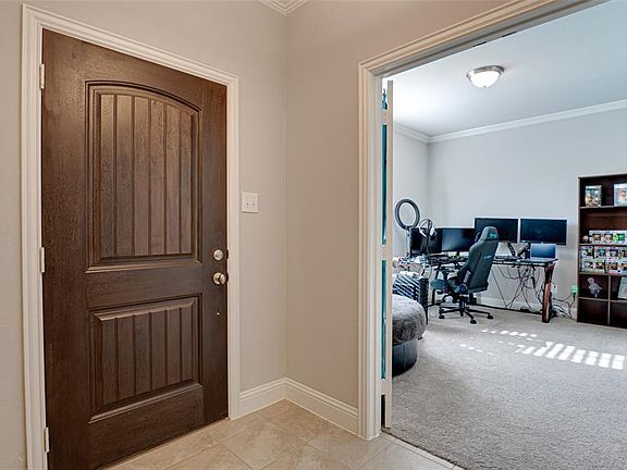 4th image of 614 Dogwood Dr