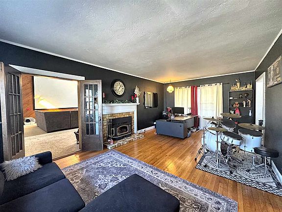 3rd image of 155 Whitworth Ave