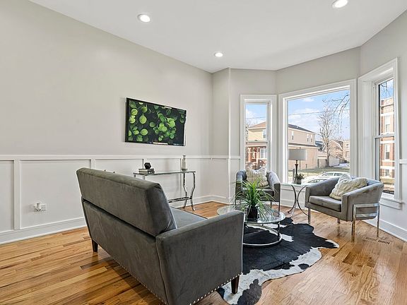 3rd image of 6613 S Langley Ave