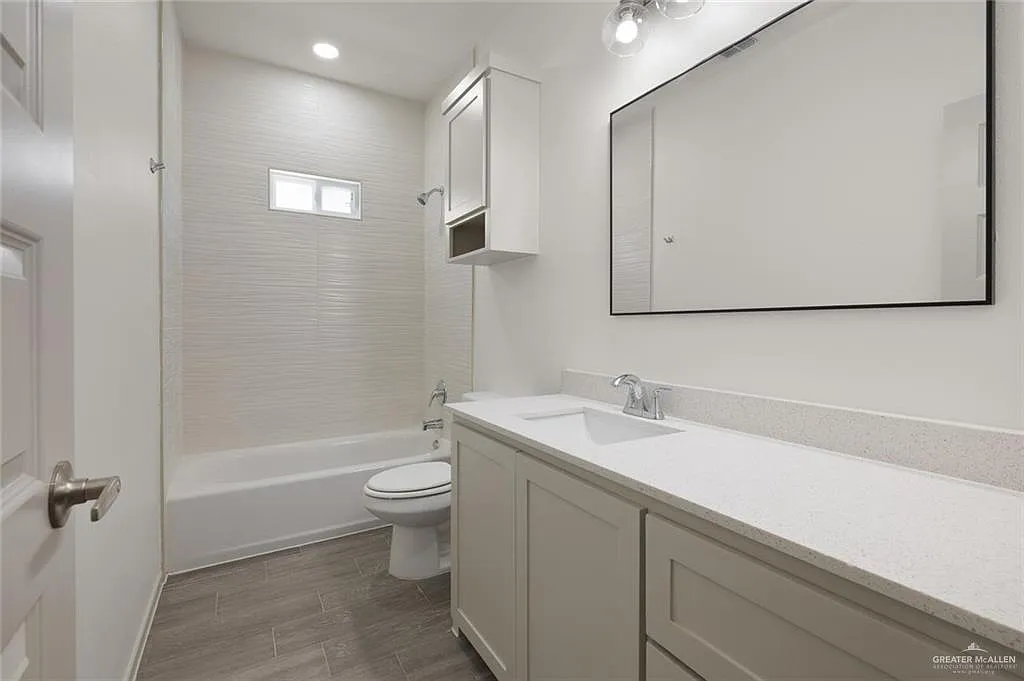 2 bed, 2.0 bath, 956 sqft, $1,085 — Photo 4