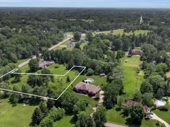 5360 Kraus Rd, Clarence, NY 14031