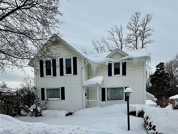2nd image of 22 Maple Ave